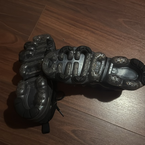 Nike - Picture 3 of 3